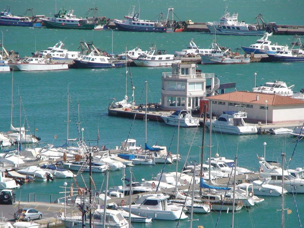 Hotel Del Port Сан-Карлос-де-ла-Рапіта Екстер'єр фото