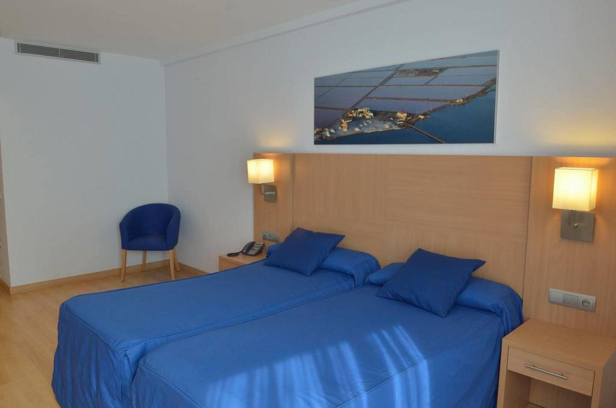 Hotel Del Port Сан-Карлос-де-ла-Рапіта Екстер'єр фото